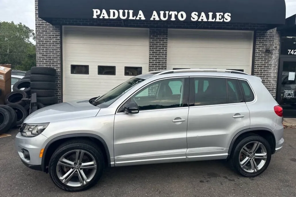 2017 Volkswagen Tiguan Sport photo 1