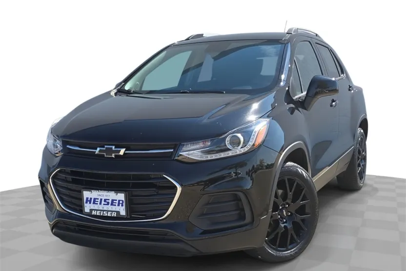 2022 Chevrolet Trax LT photo 1