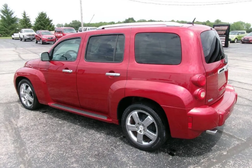 2010 Chevrolet HHR 2LT photo 1