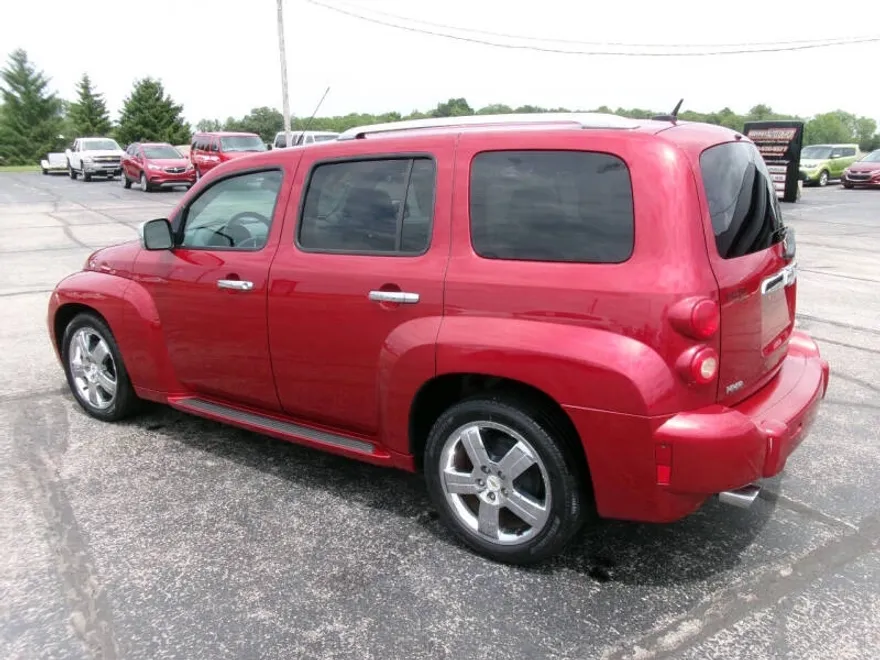 2010 Chevrolet HHR 2LT photo 1