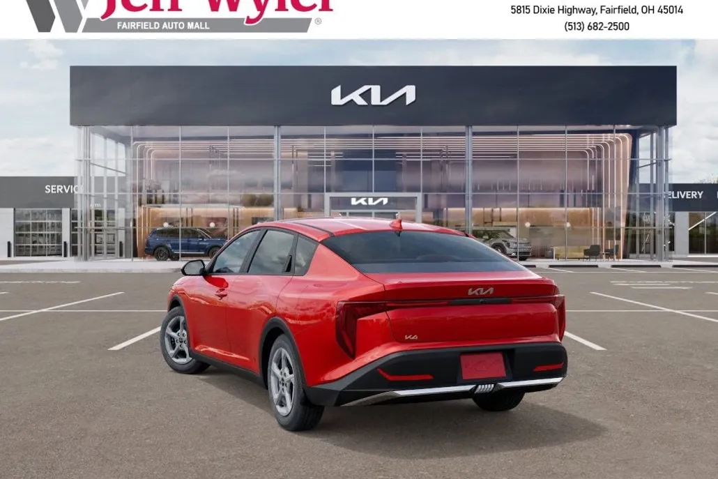 2025 Kia K4 LXS photo 1
