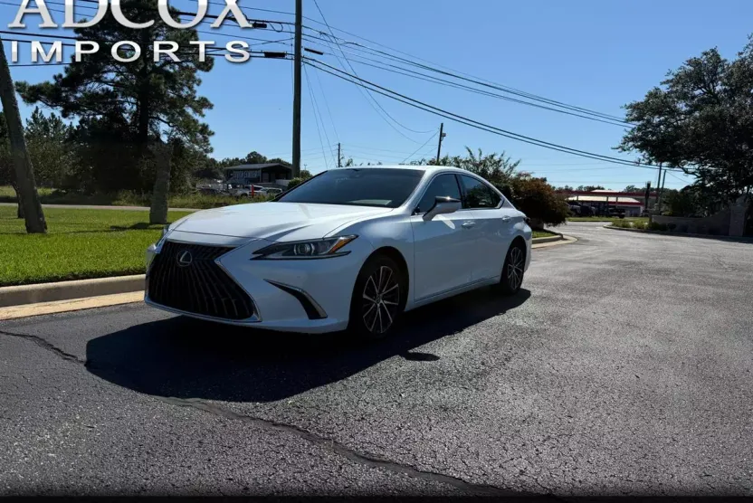 2022 Lexus ES 350 Luxury photo 1