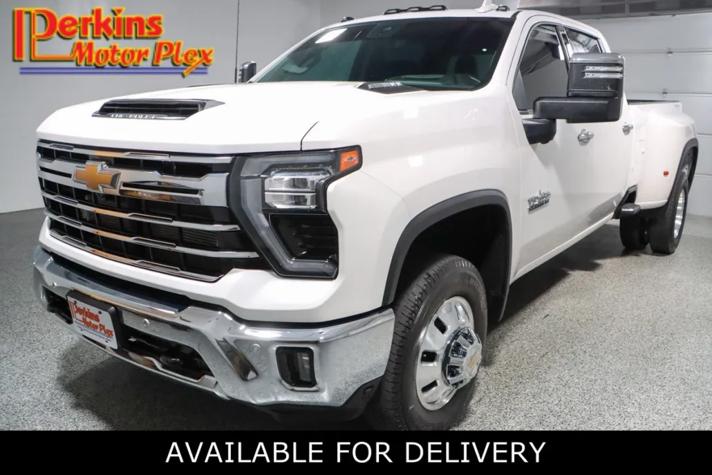 2024 Chevrolet Silverado LTZ photo 1
