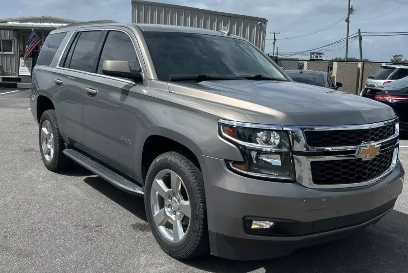 2018 Chevrolet Tahoe LT photo 1