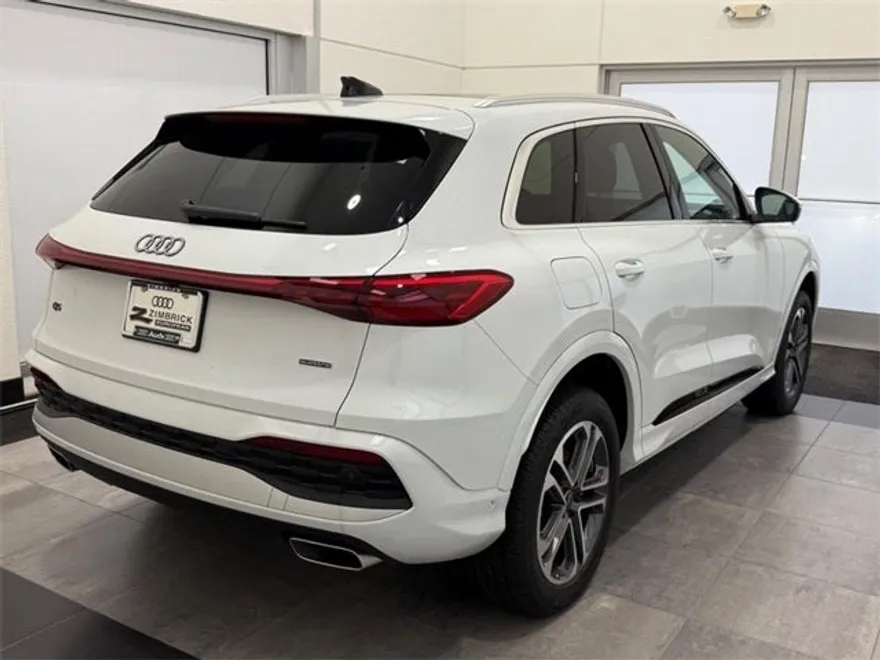 2025 Audi Q5 Premium photo 1