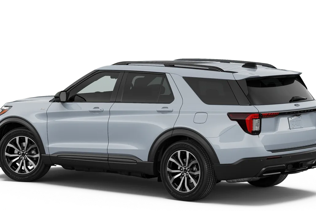 2026 Ford Explorer ST-Line photo 1