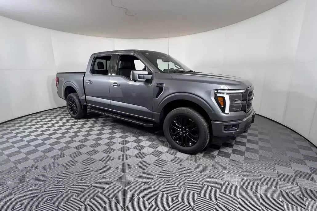2025 Ford F-150 Lariat photo 1