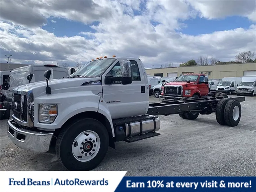 2026 Ford F-650 Base photo 1