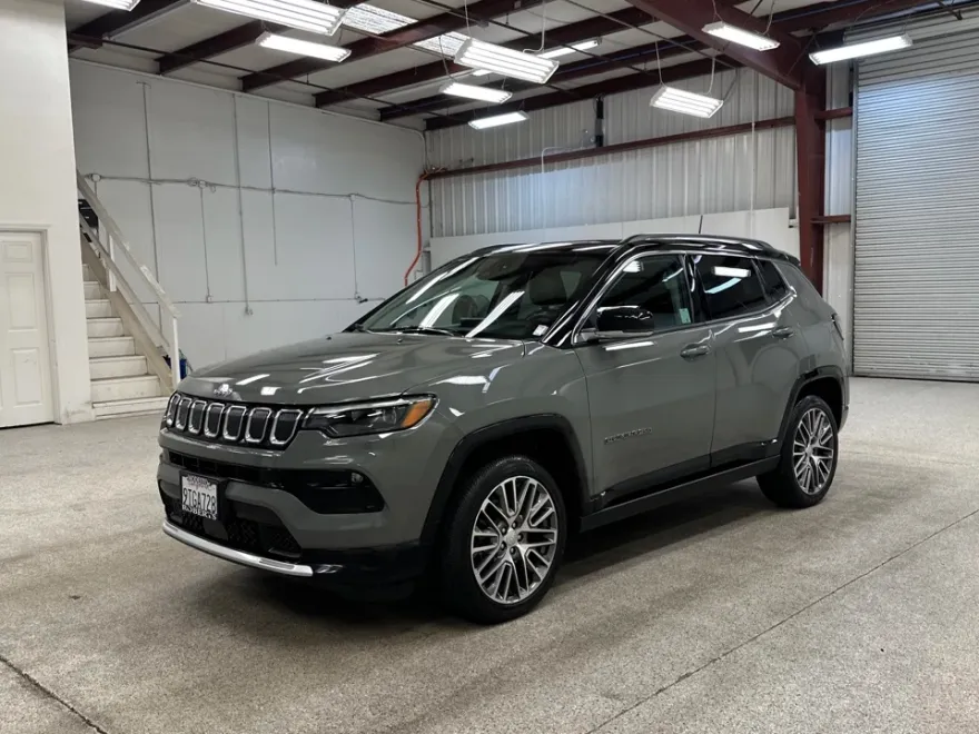 2022 Jeep Compass Limited photo 1