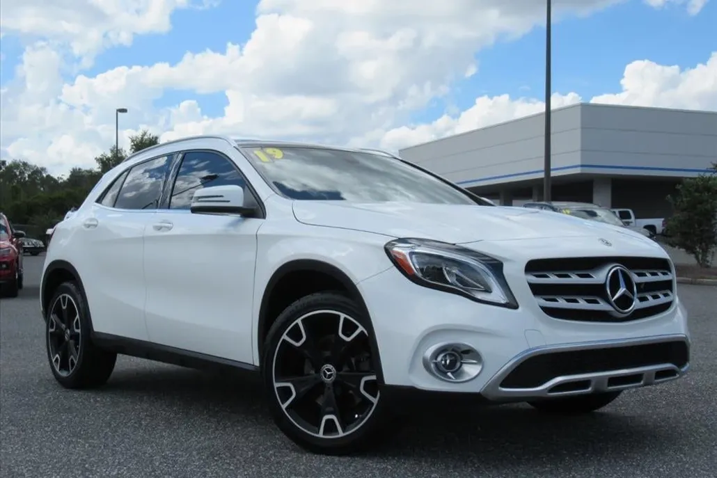 2019 Mercedes Benz GLA 250 photo 1
