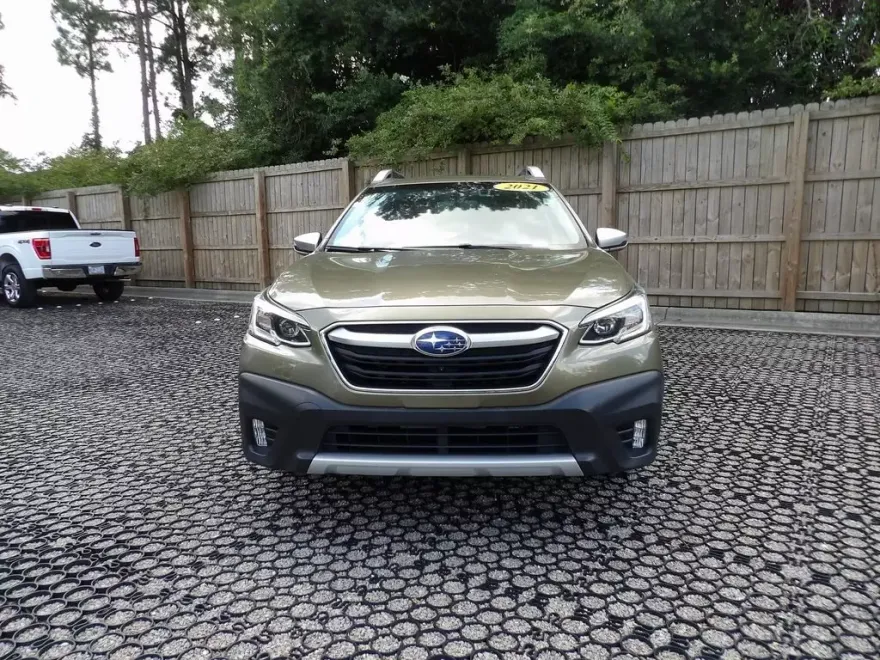 2021 Subaru Outback Touring photo 1