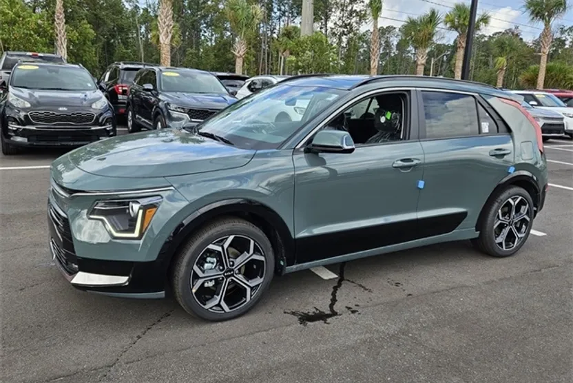 2025 Kia Niro EX Touring photo 1