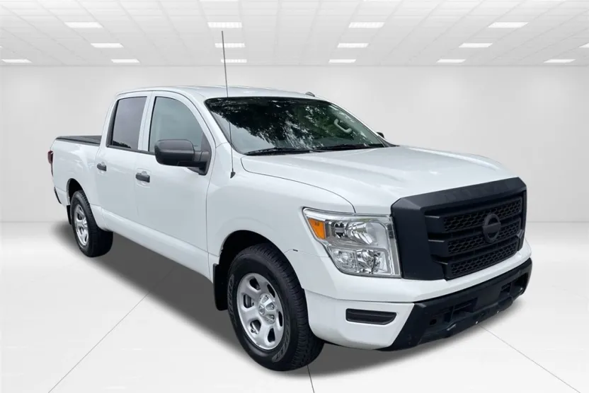 2021 Nissan Titan Crew Cab photo 1