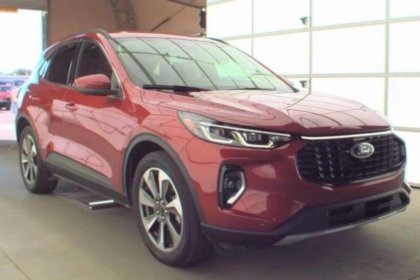 2023 Ford Escape Platinum photo 1