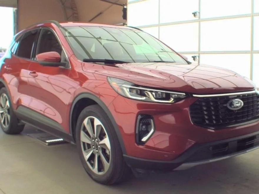 2023 Ford Escape Platinum photo 1