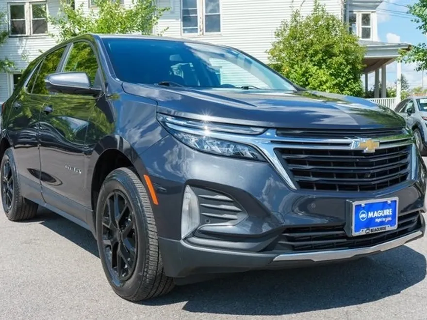 2022 Chevrolet Equinox LT photo 1