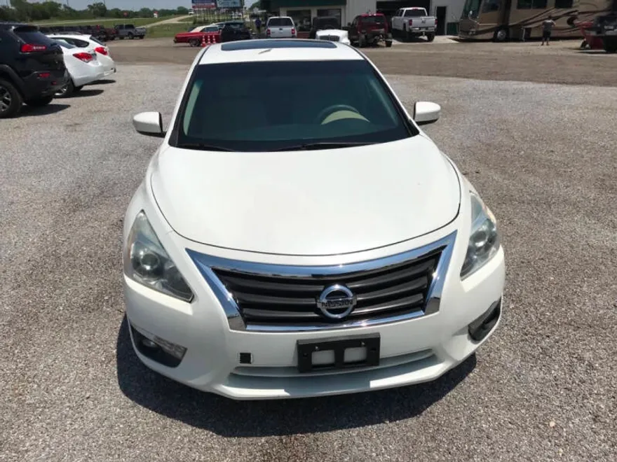 2013 Nissan Altima 2.5 SV photo 1