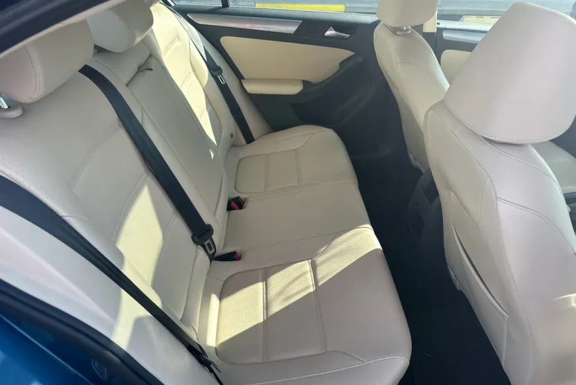 2017 Volkswagen Jetta 1.4T SE photo 1