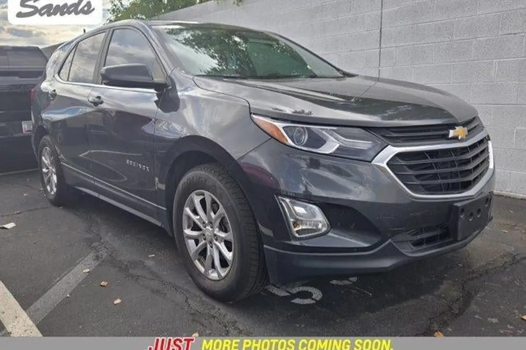 2021 Chevrolet Equinox LT photo 1