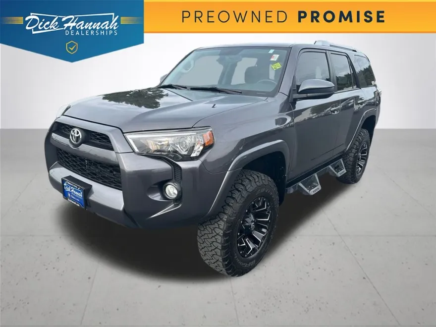 2017 Toyota 4Runner SR5 photo 1
