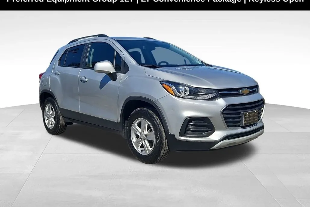 2022 Chevrolet Trax LT photo 1