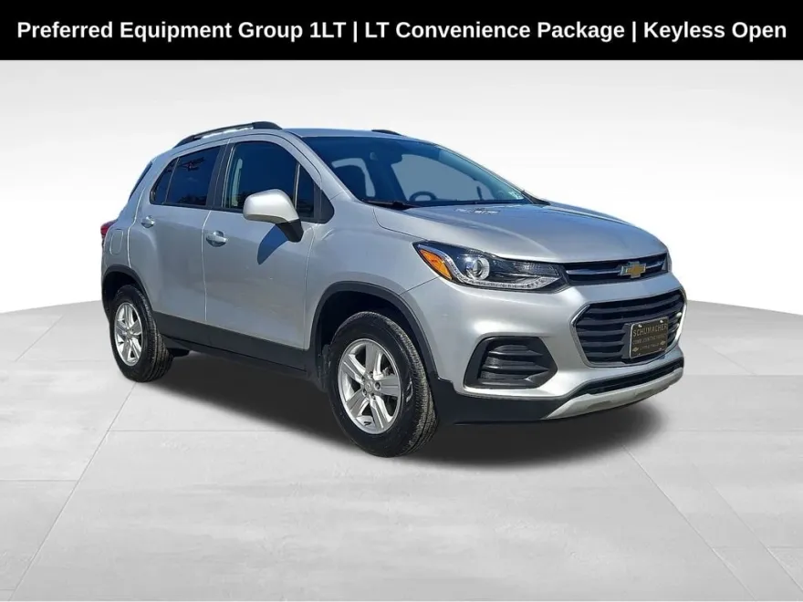 2022 Chevrolet Trax LT photo 1