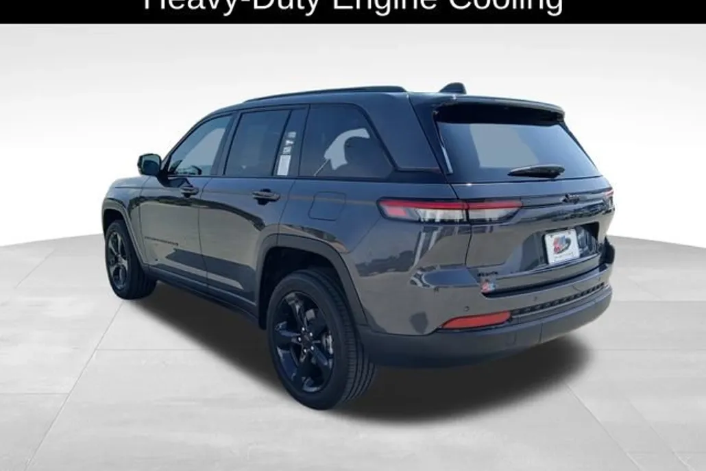 2025 Jeep Grand Cherokee Laredo Altitude X photo 1