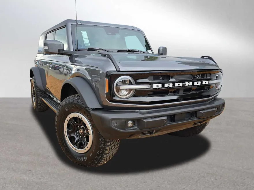 2023 Ford Bronco Outer Banks photo 1