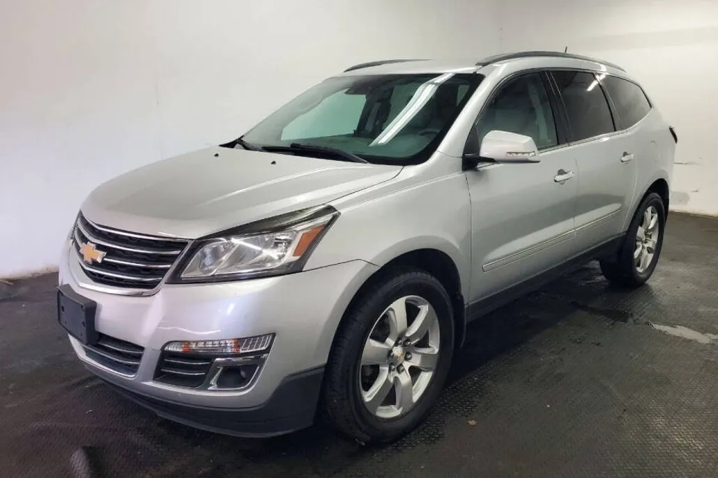 2017 Chevrolet Traverse Premier photo 1