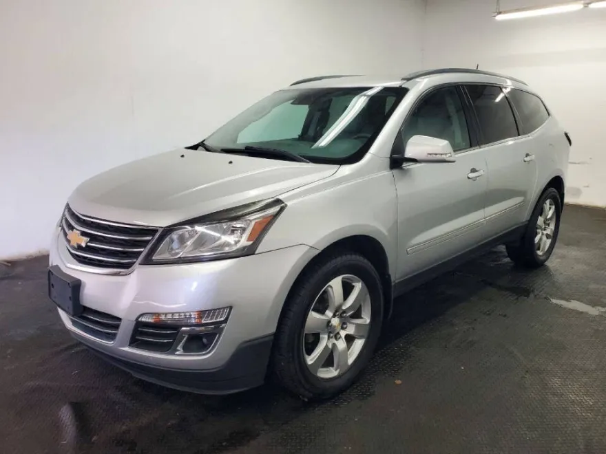 2017 Chevrolet Traverse Premier photo 1