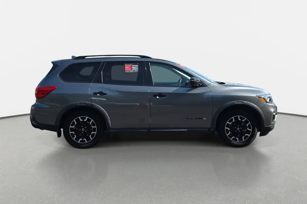 2020 Nissan Pathfinder SL photo 1