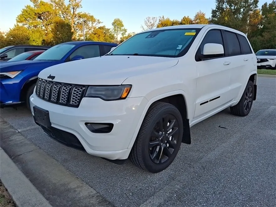 2021 Jeep Grand Cherokee Laredo photo 1