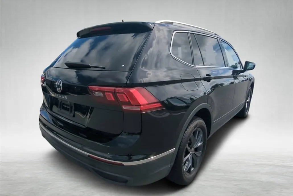 2024 Volkswagen Tiguan SE Wolfsburg Edition photo 1