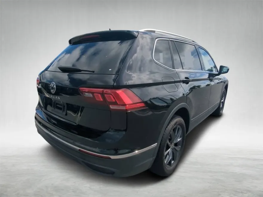 2024 Volkswagen Tiguan SE Wolfsburg Edition photo 1