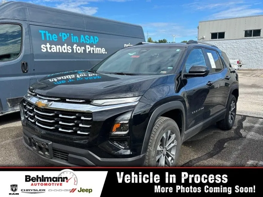 2025 Chevrolet Equinox LT photo 1