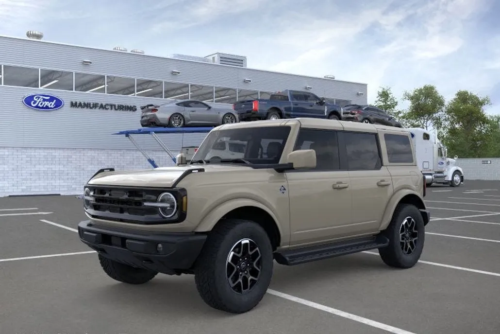 2025 Ford Bronco Outer Banks photo 1