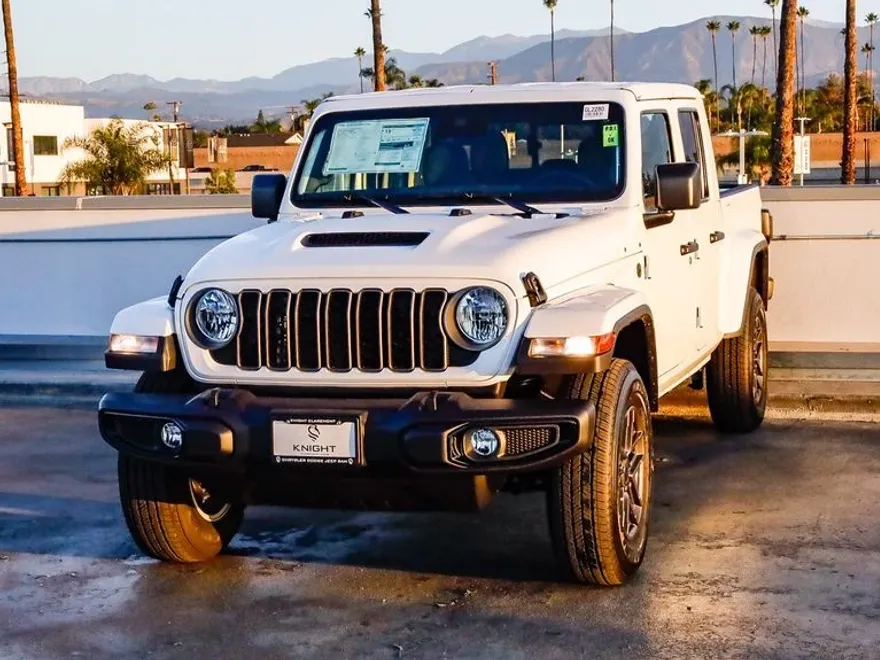 2025 Jeep Gladiator Sport S photo 1
