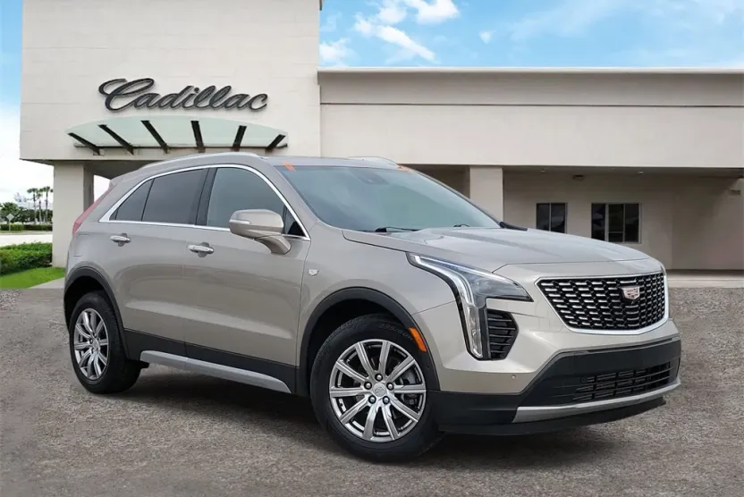 2022 Cadillac XT4 Premium Luxury photo 1