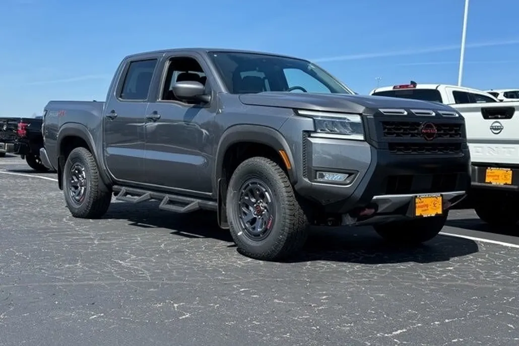 2025 Nissan Frontier PRO-4X photo 1