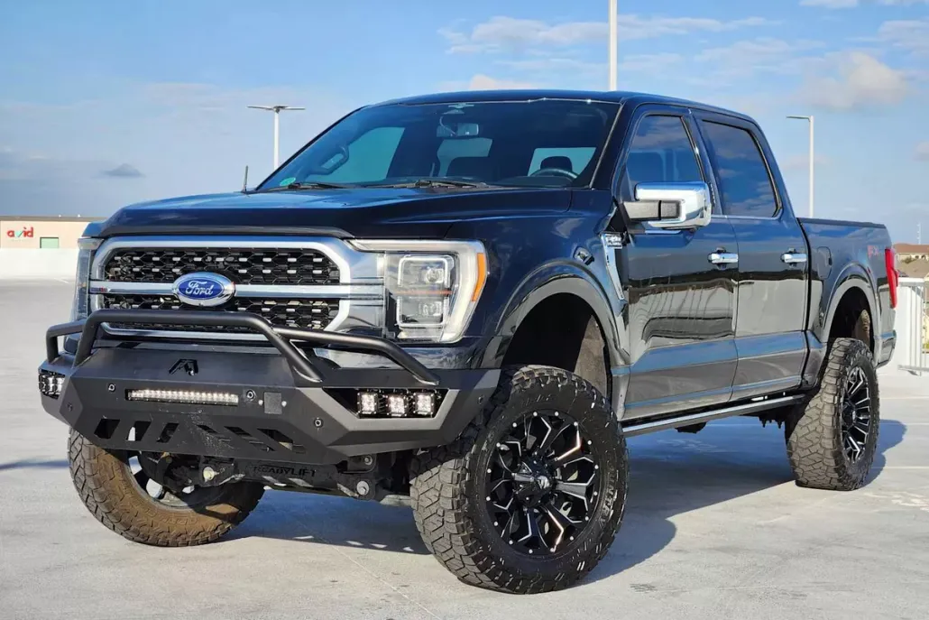 2023 Ford F-150 Platinum photo 1