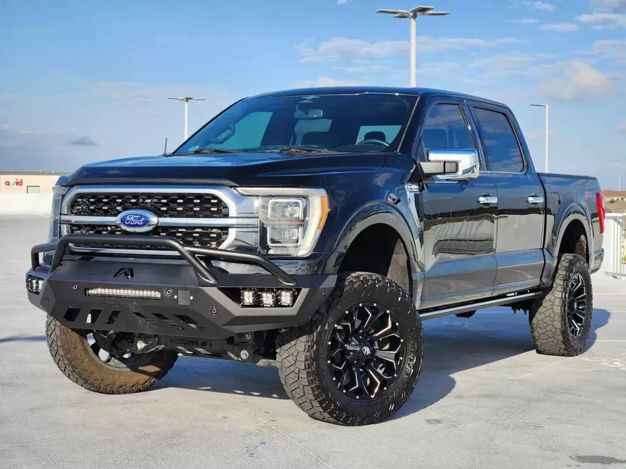 2023 Ford F-150 Platinum photo 1
