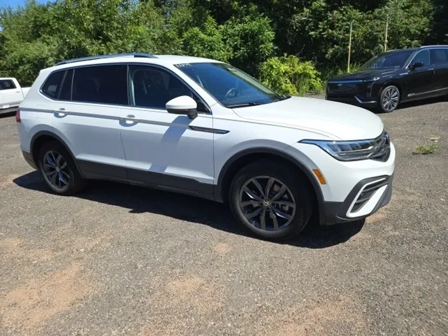 2024 Volkswagen Tiguan SE Wolfsburg Edition photo 1