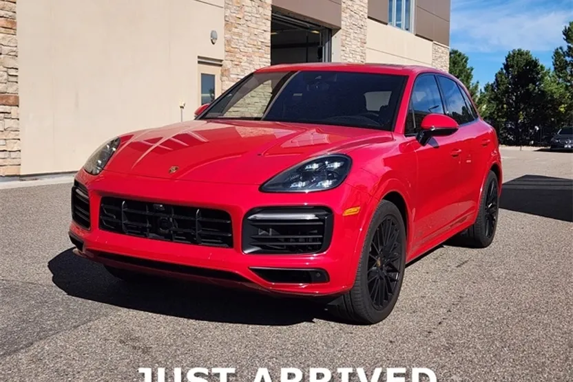 2022 Porsche Cayenne GTS photo 1