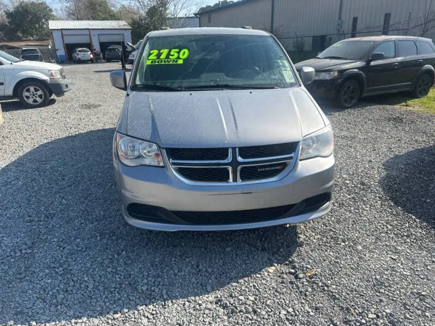 2016 Dodge Grand Caravan SXT photo 1