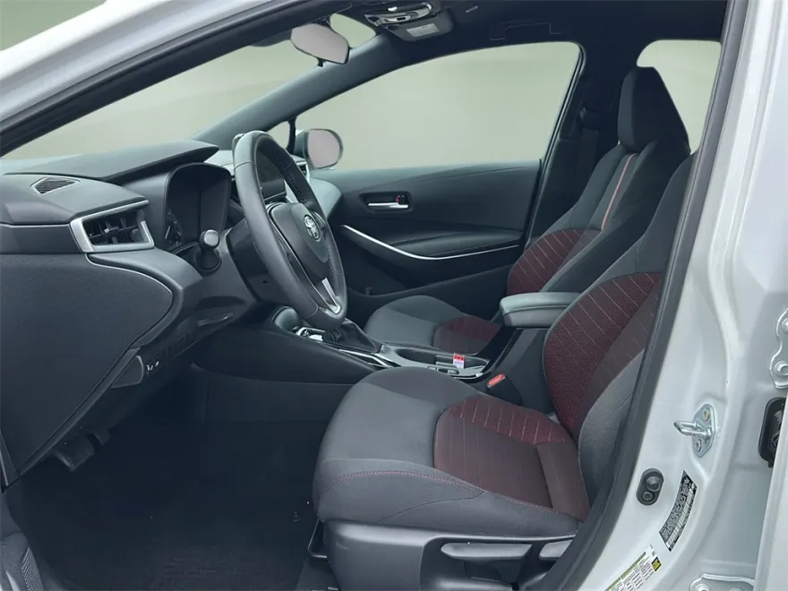 2023 Toyota Corolla SE photo 1