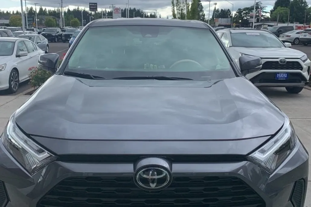 2025 Toyota RAV4 LE photo 1