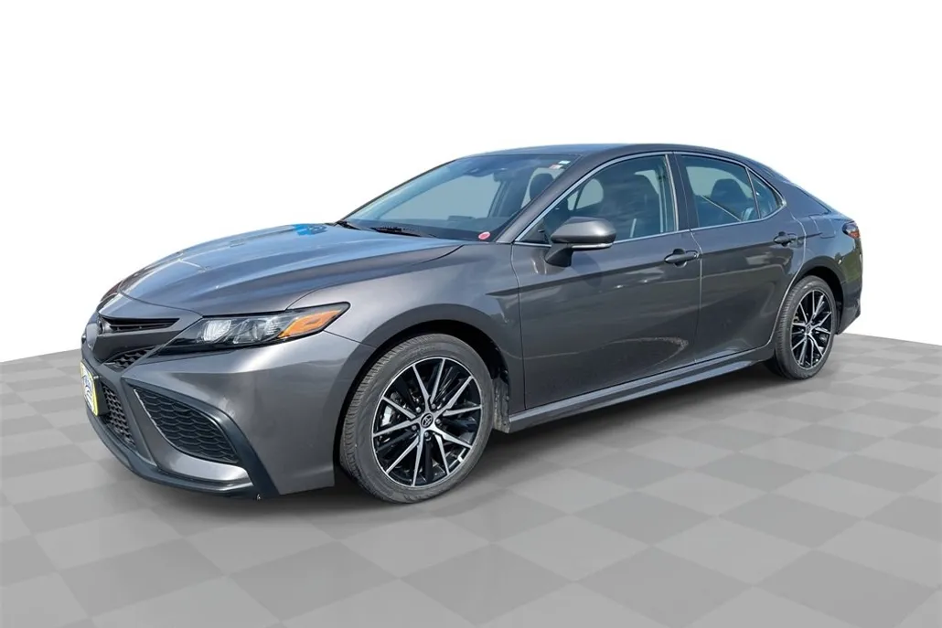 2023 Toyota Camry SE photo 1