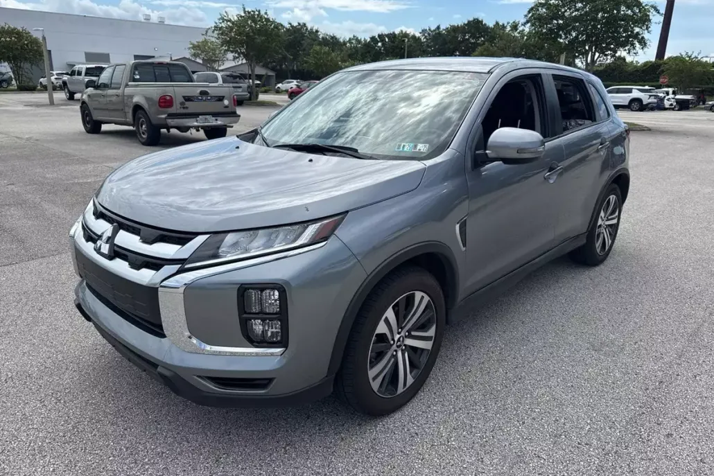 2024 Mitsubishi Outlander Sport SE photo 1