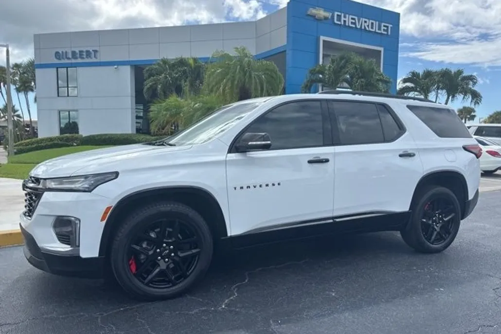 2022 Chevrolet Traverse Premier photo 1