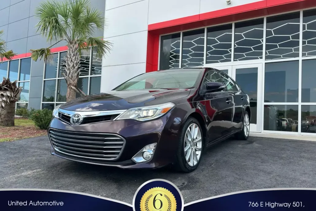 2013 Toyota Avalon Limited photo 1